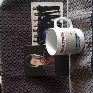 Vintage 1992 Star Trek Enterprise Coffee Mug  England Kilncraft & 2 Postcards